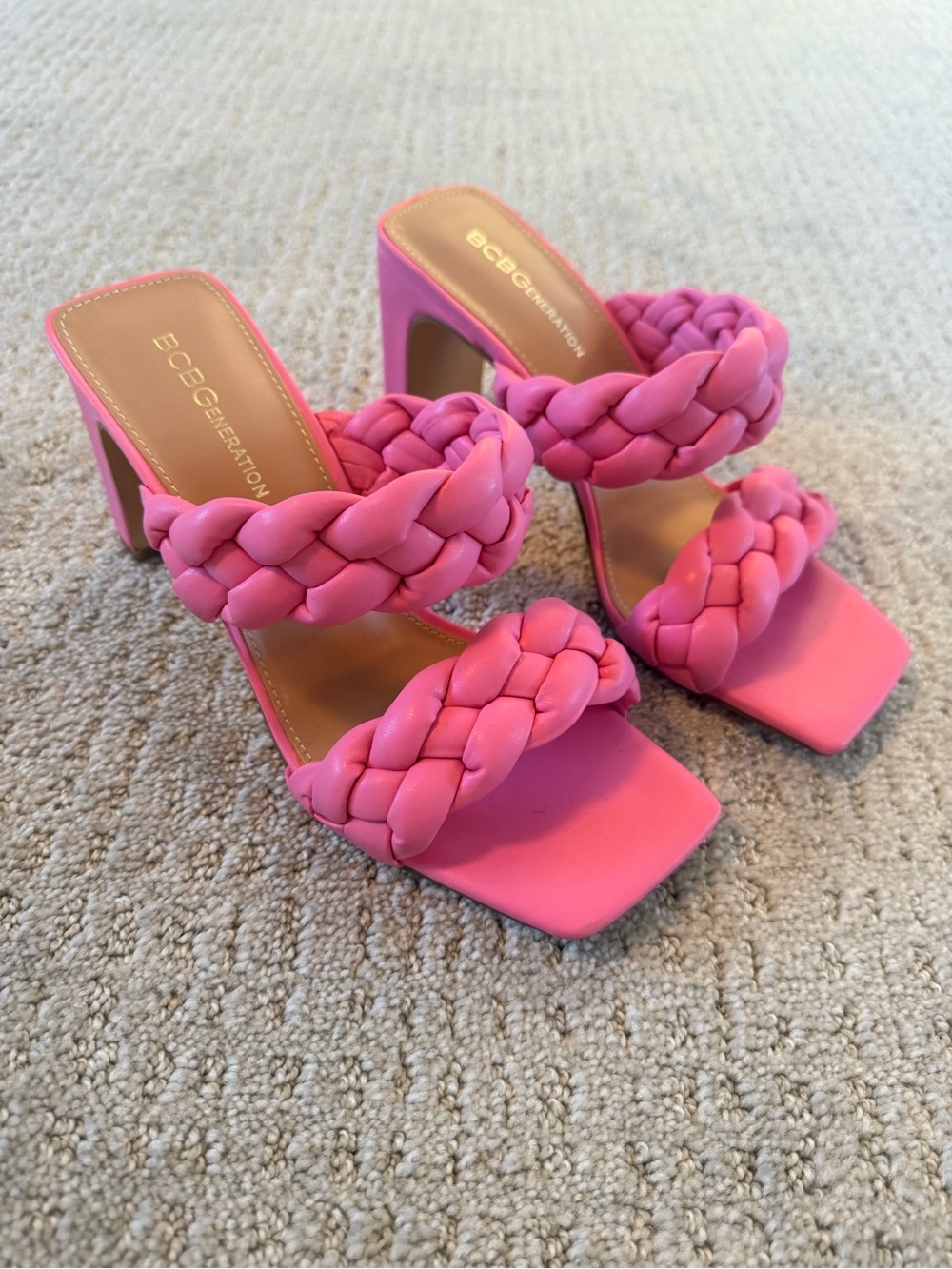 BCBG pink braided sandal sz 7